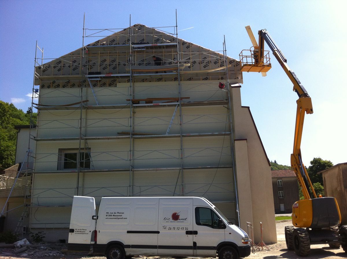 Bardage en bois cannexel sur maison échafaudée