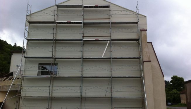 Bardage en bois cannexel sur maison échafaudée