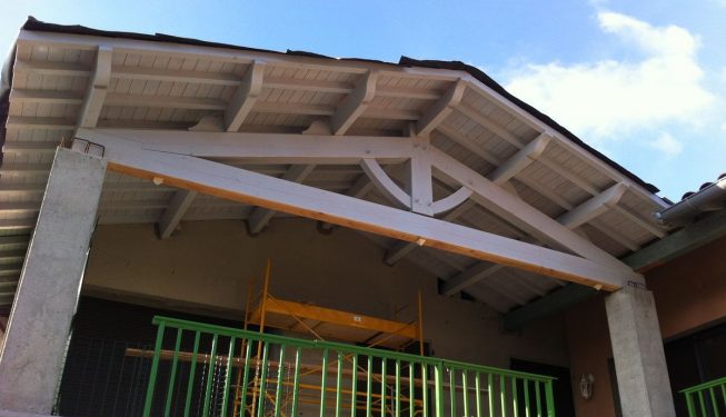 Charpente dooglas avec avancée