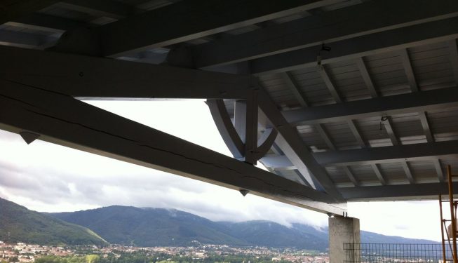 Charpente dooglas avec avancée