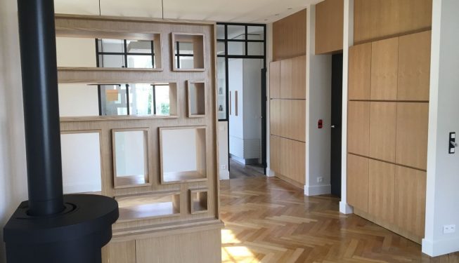 Cuisine Blanche en bois et granit noir