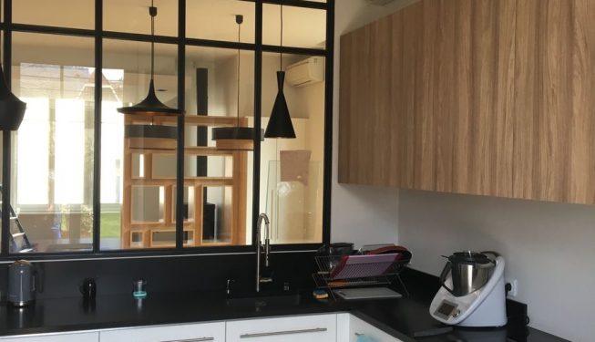 Cuisine Blanche granit noir