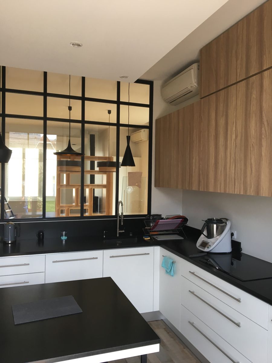 Cuisine Blanche granit noir