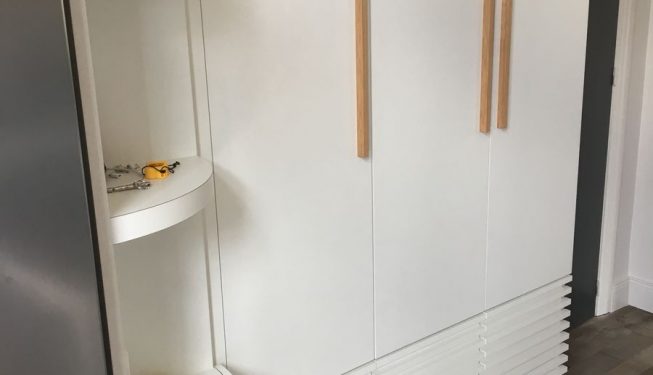 Cuisine Blanche granit noir, meuble blanc