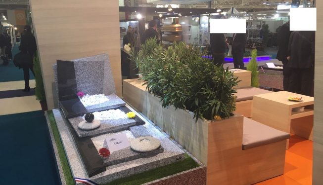 Table basse et canapé au Stand de Paris