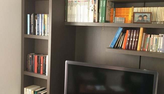 Bibliothèque couleur chocolat