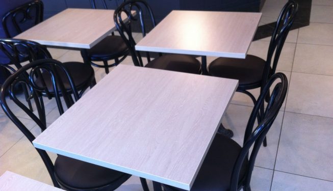 Table de bar de la brasserie le Glacier