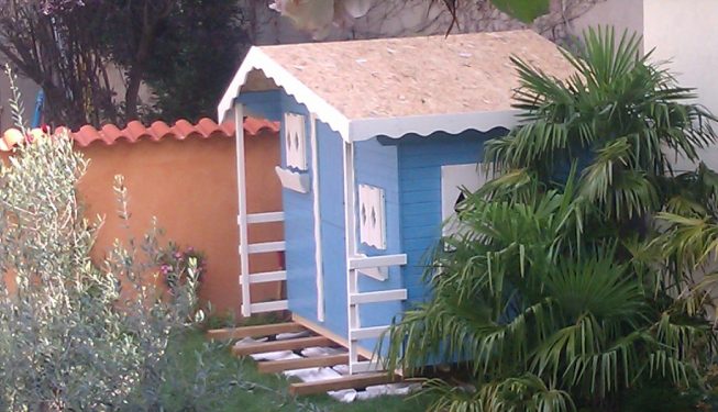 Chalets en bois bleu