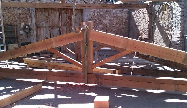 Charpente de fermes au sol