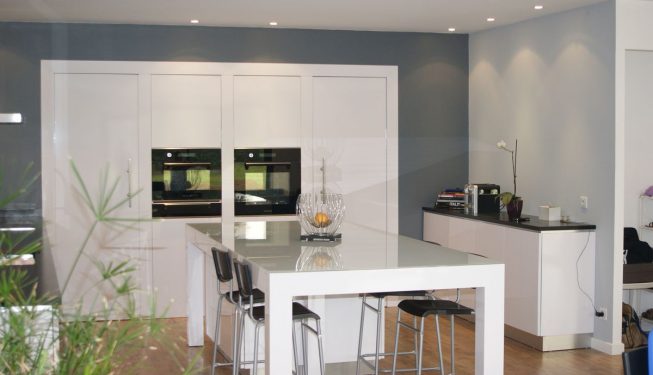 Cuisine blanc brillant