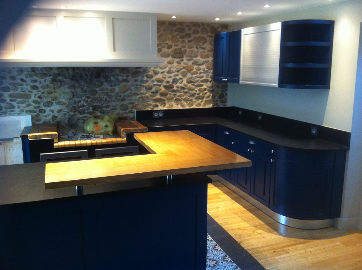 Cuisine menuisée bleue