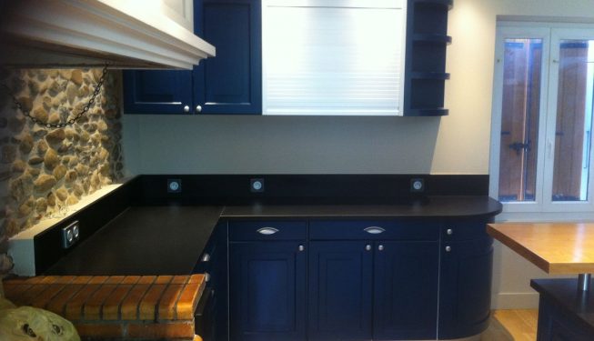 Cuisine menuisée bleue