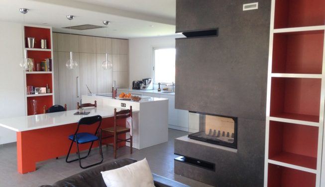 Cuisine Orange et Blanc brillant